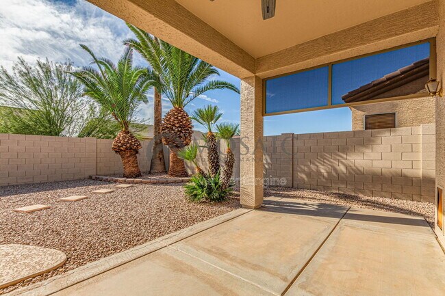 Building Photo - 745 W Citrus Way