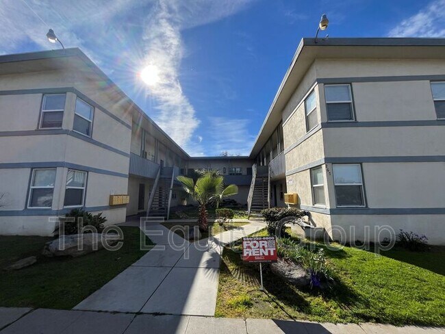 Building Photo - 267 W Belleview Ave