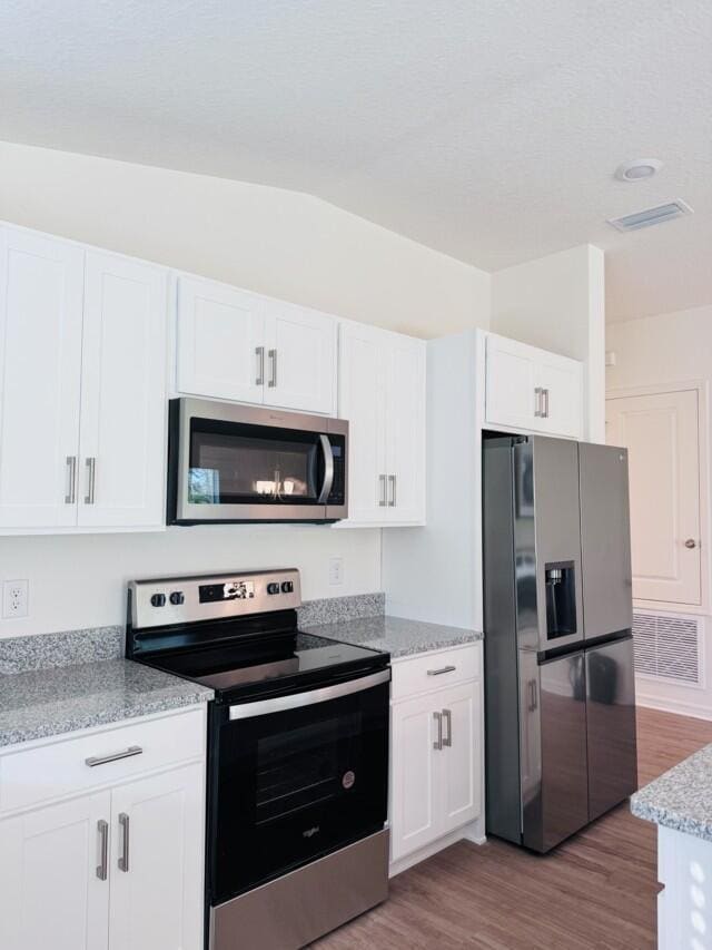 Building Photo - 3015 Sanctuary Dr
