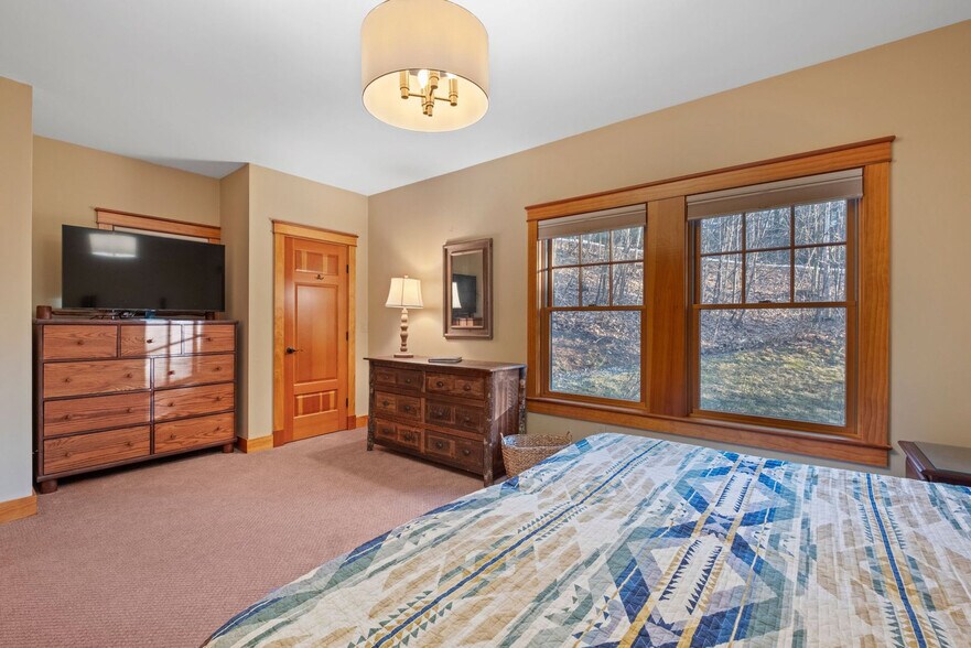 Building Photo - 20 Yellow Birch Cir