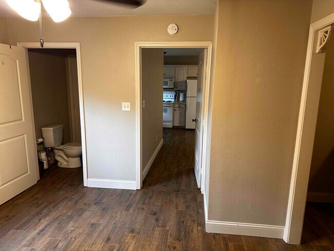 Building Photo - 11773 County Rd 140