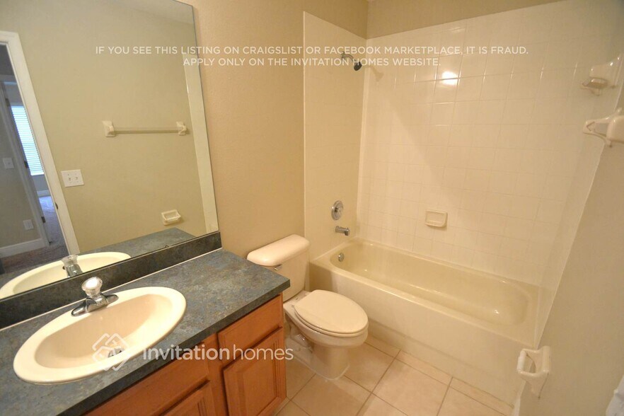 Building Photo - 11140 Creek Haven Dr