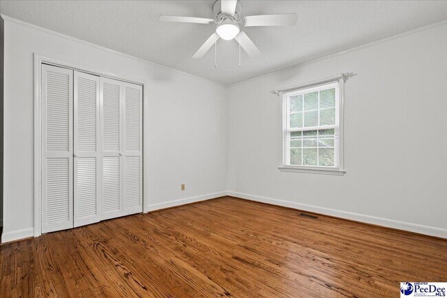 Building Photo - 2223 Camlin Ln