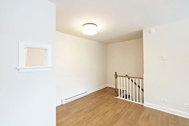 Building Photo - Renovated UVA Apartment in a Prime Location Near School of Data Science