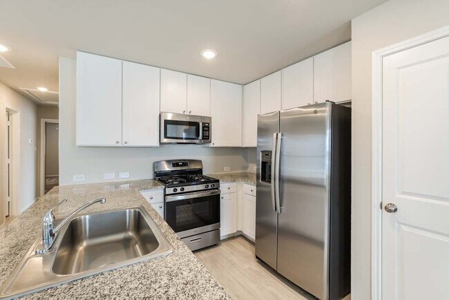 Building Photo - 4224 Southton Lk