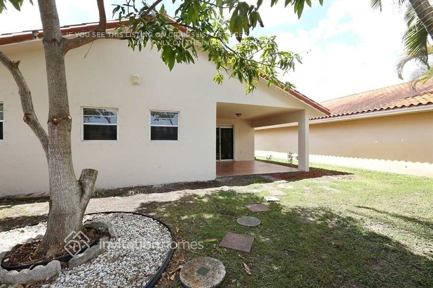 Building Photo - 11255 SW 143rd Ct