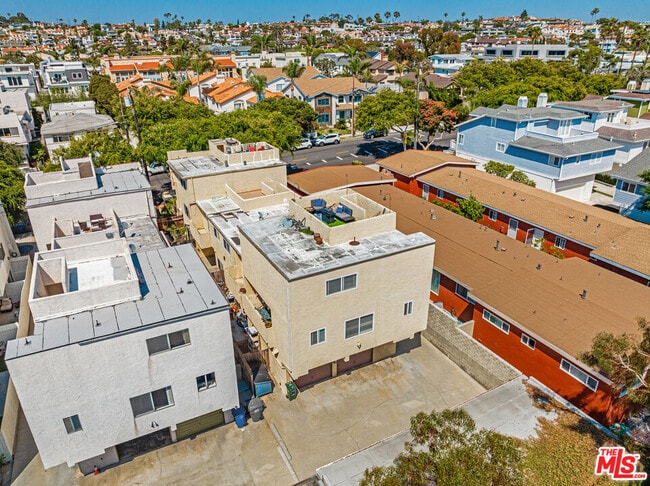 Building Photo - 517 N Francisca Ave