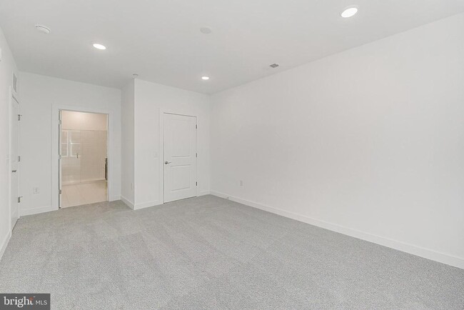 Building Photo - 21731 Dovekie Ter