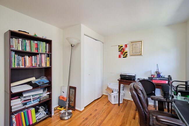 Building Photo - 9124 Orchard Brook Dr