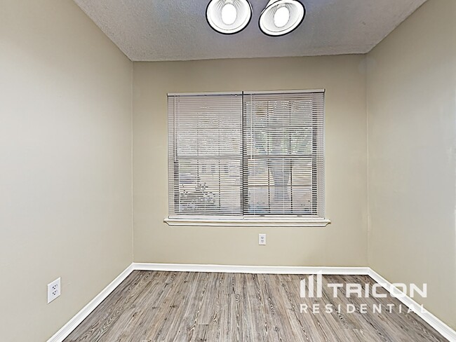 Building Photo - 429 Parkridge Blvd