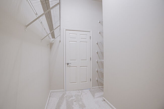 Building Photo - 1781 Tudor Ln