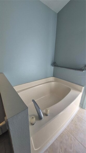 Building Photo - 614 Caribou Ct