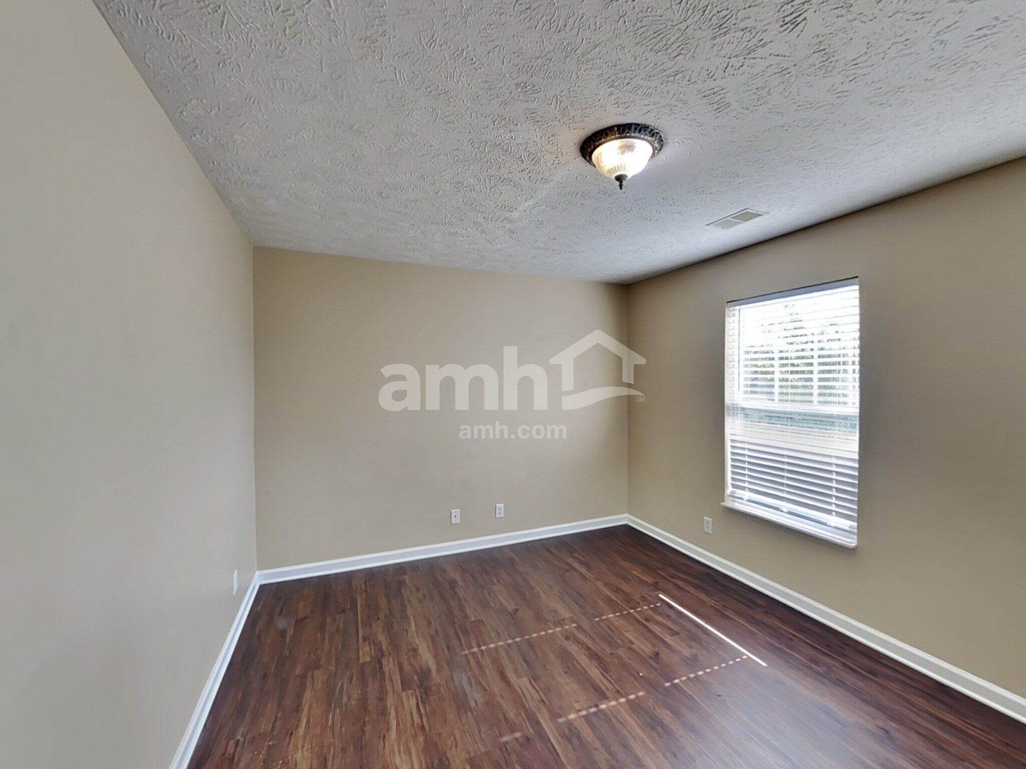 Building Photo - 1032 Lexington Farms Dr
