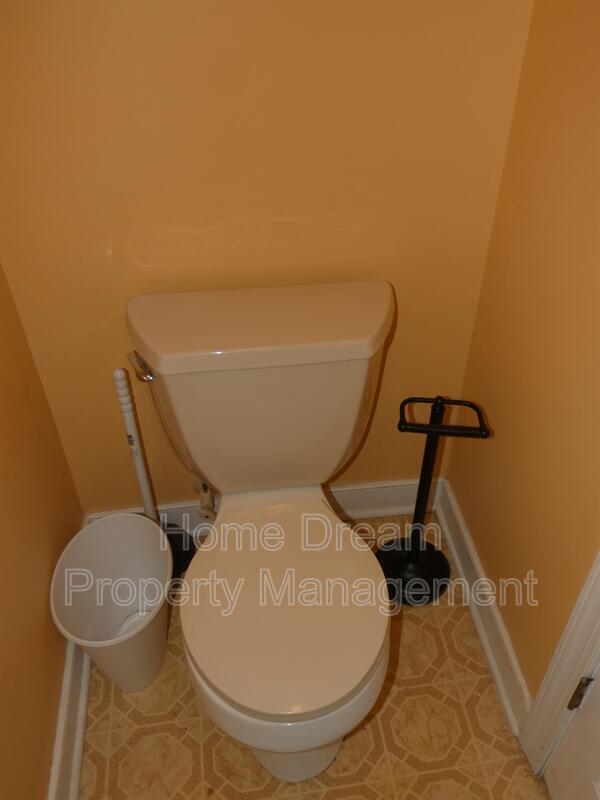 Building Photo - 10451 Edgehill Ln