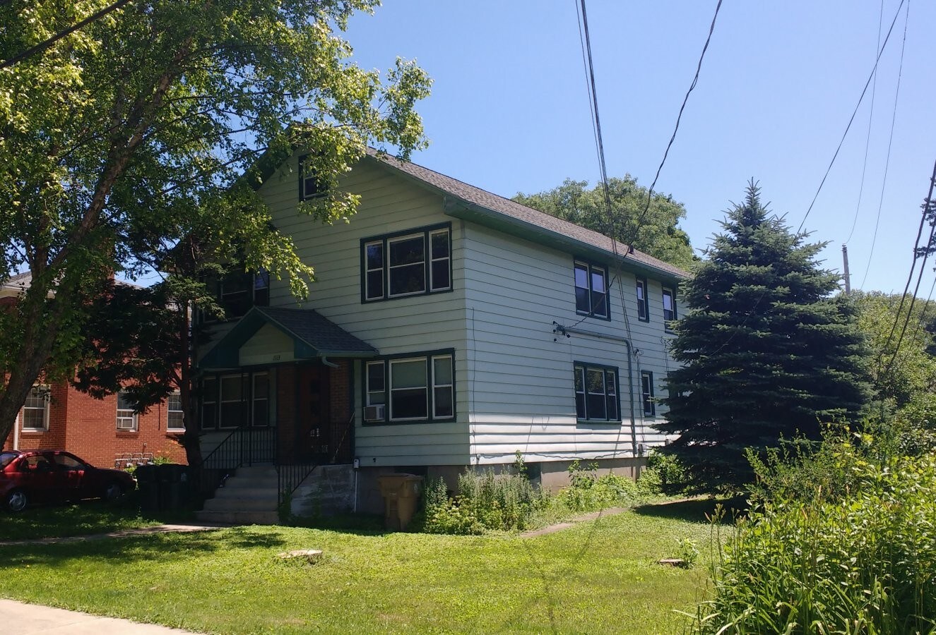 Building Photo - 1113 Haywood Dr
