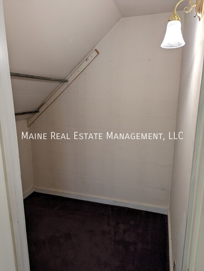 Building Photo - 54 Penobscot St