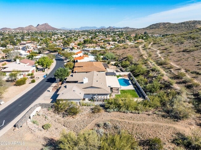 Building Photo - 221 W Sweetwater Ave