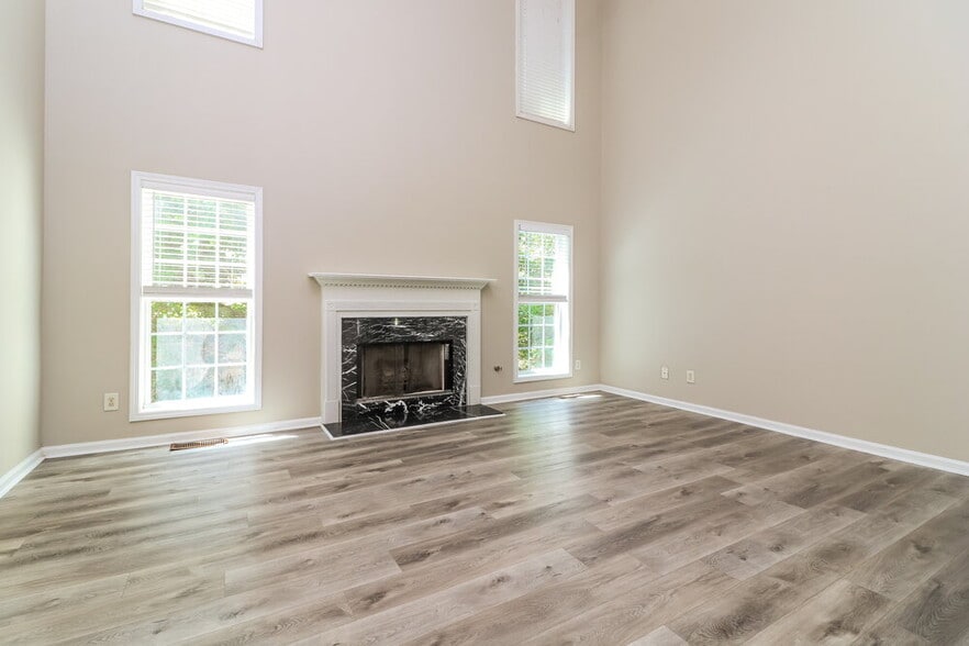 Building Photo - 337 Vinings Vintage Cir SE