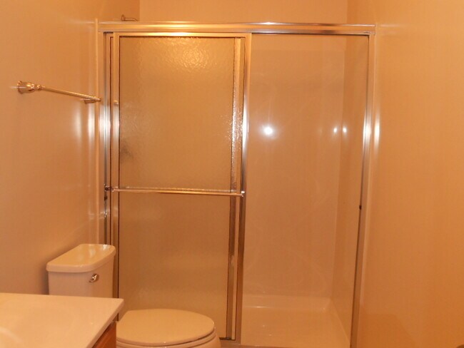 Building Photo - 435-439 E 16th Ave