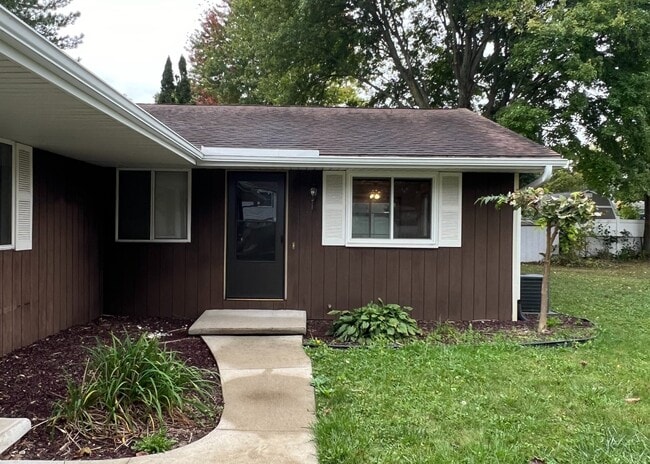 Building Photo - 6249 Amanda Dr