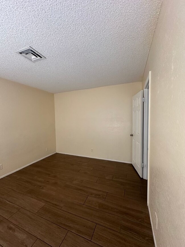 Building Photo - Must see Home!