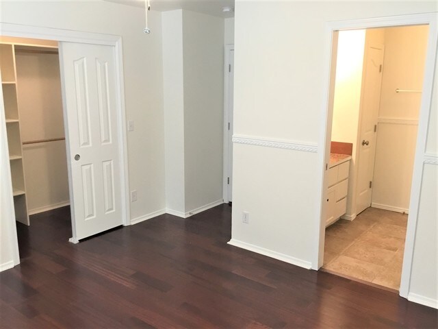 Building Photo - 11060 W Halstead Ct