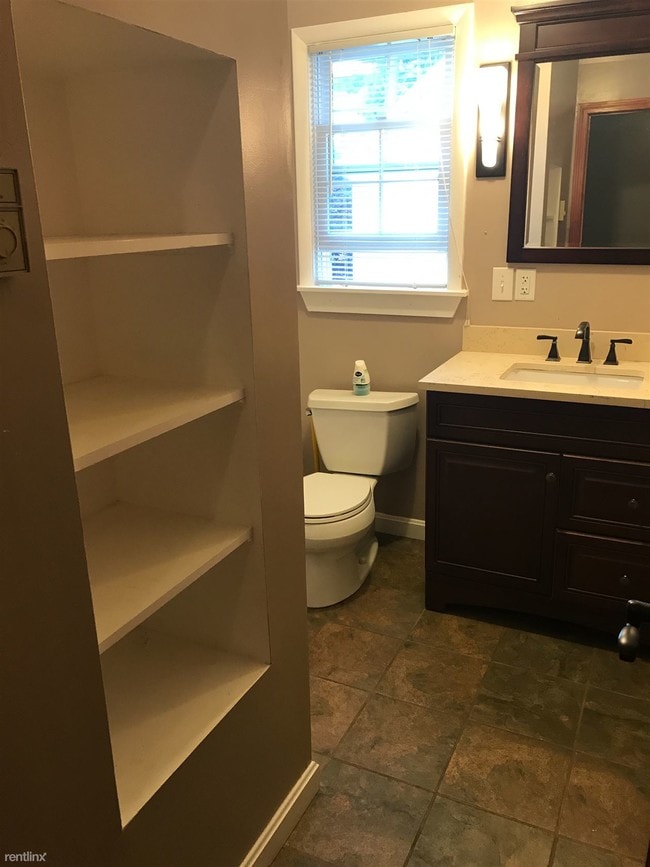 Building Photo - 54 Rope Ferry Rd