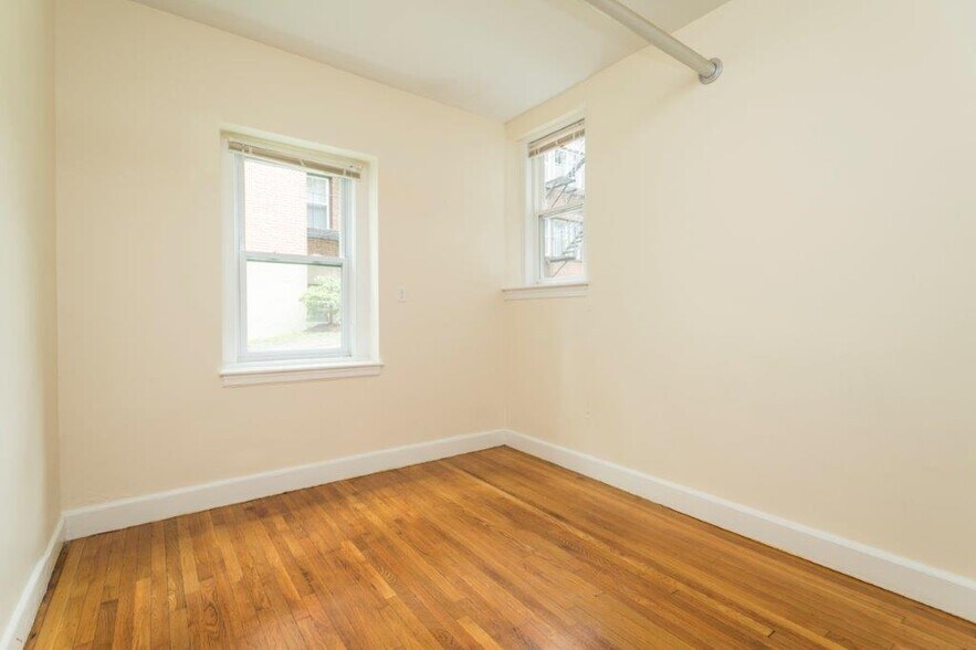 Building Photo - 136 Highland Ave