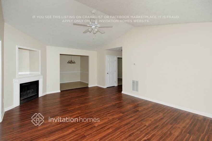 Building Photo - 1507 Locomotive Dr NE