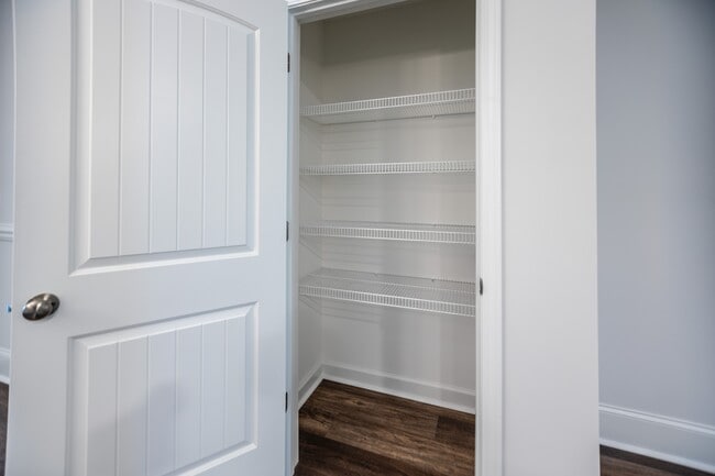 Building Photo - 7172 Paisley Cir