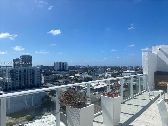 Building Photo - 4250 Biscayne Blvd