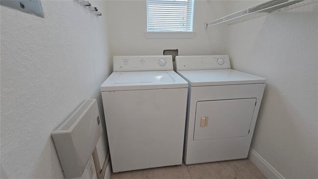 Building Photo - 2200 Key W Ct