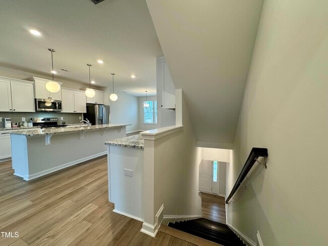 Building Photo - 209 Hickory Plns Rd