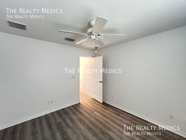 Building Photo - 2644 SW 20th Cir