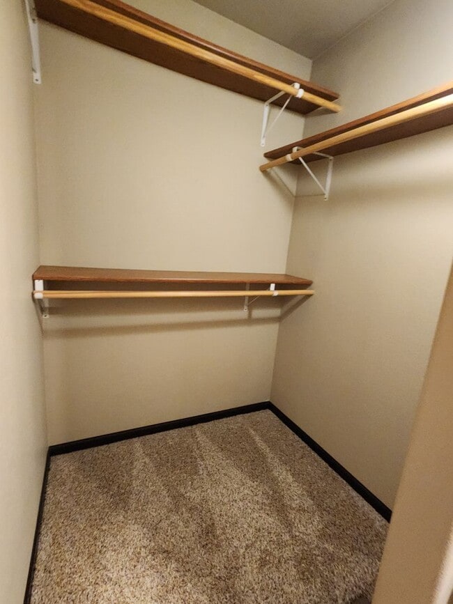 Building Photo - ** SPECIAL MOVE-IN OFFER ** 4 Bedroom, 3 B...
