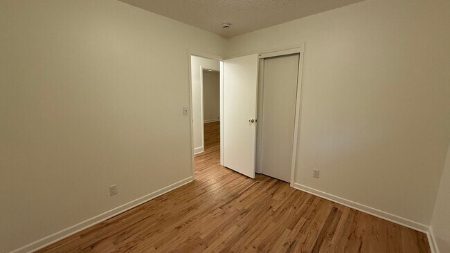 Building Photo - Stunning Forest Retreat in Lake Oswego 3 beds 2 baths + Den; Video!