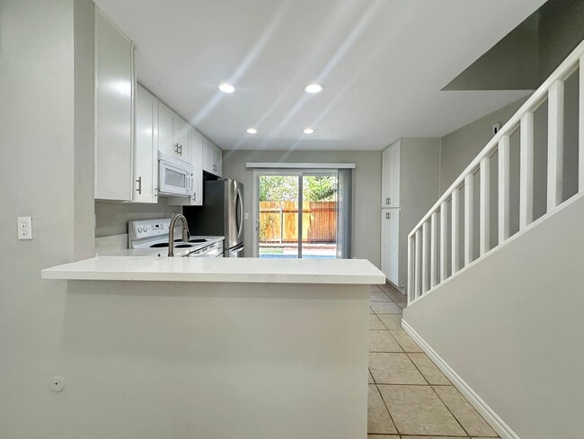 Building Photo - Charming 2BD/1BA Home in San Carlos W/ A/C...