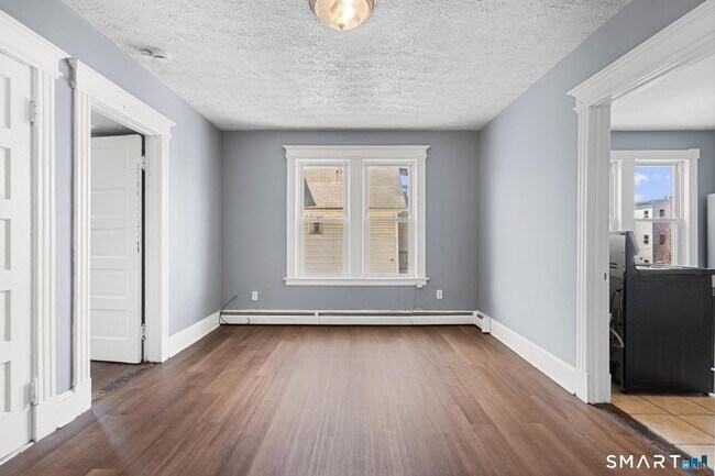 Building Photo - 66 Standish St
