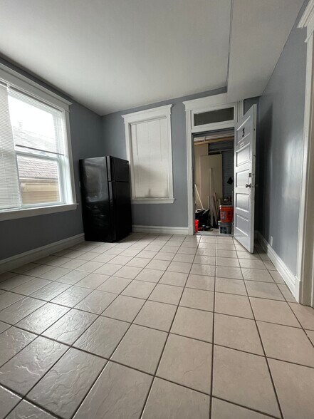 Building Photo - 2532 S Albany Ave