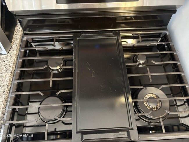 Building Photo - 16 Laurel Pl