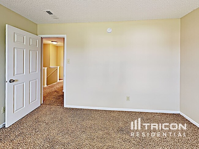 Building Photo - 6733 Everbloom Ln