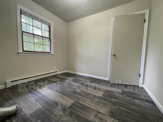 Building Photo - 109 Parkview Ln
