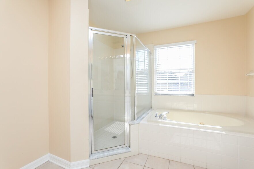 Building Photo - 882 Grand Sayan Loop