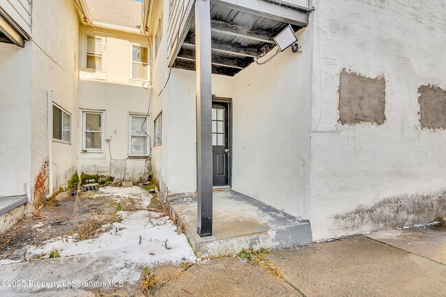 Building Photo - 1007 Washburn St