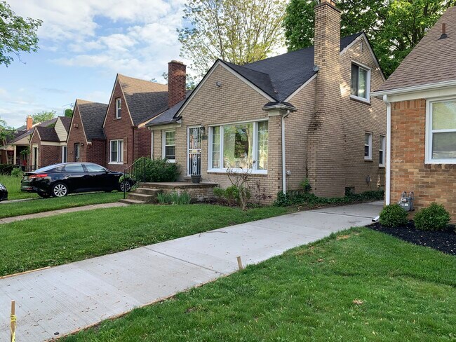 Building Photo - 17241 Shaftsbury Ave