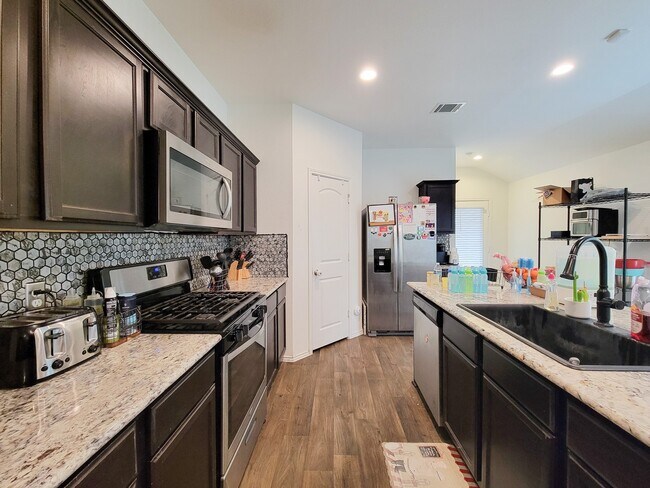 Building Photo - 14741 Hazel Br Dr