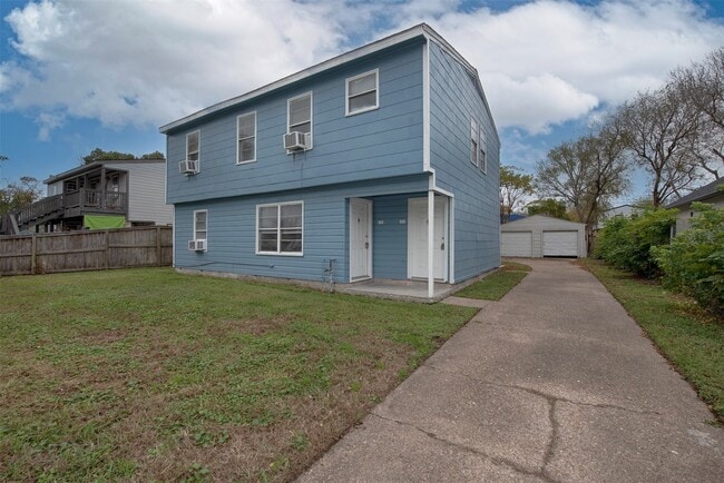 Building Photo - 1213 1st Ave N