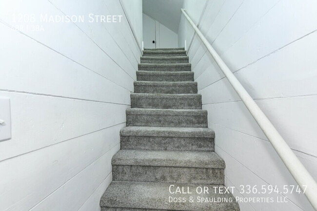 Building Photo - 1208 Madison St