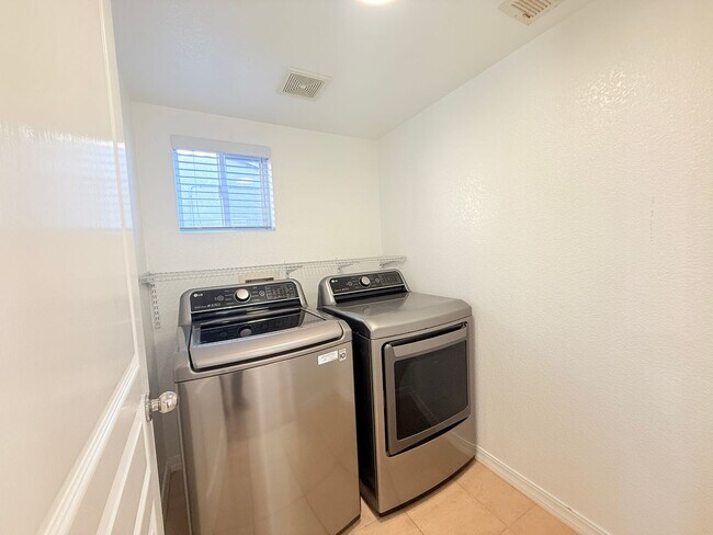 Building Photo - 2023 San Antonio Ct