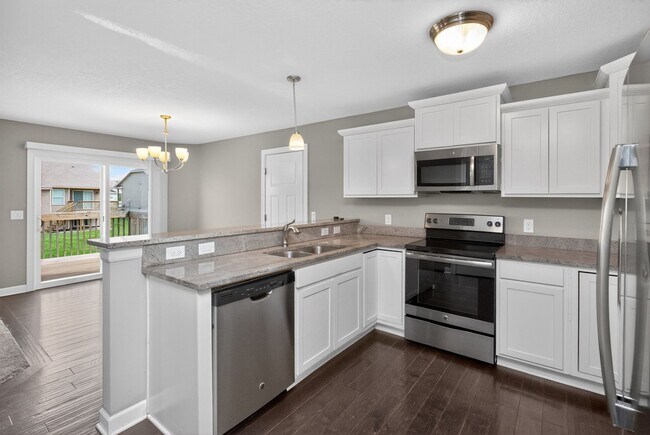 Building Photo - ALTOONA GEM!! 3 Bedroom, 2 Bathroom Home in Altoona!